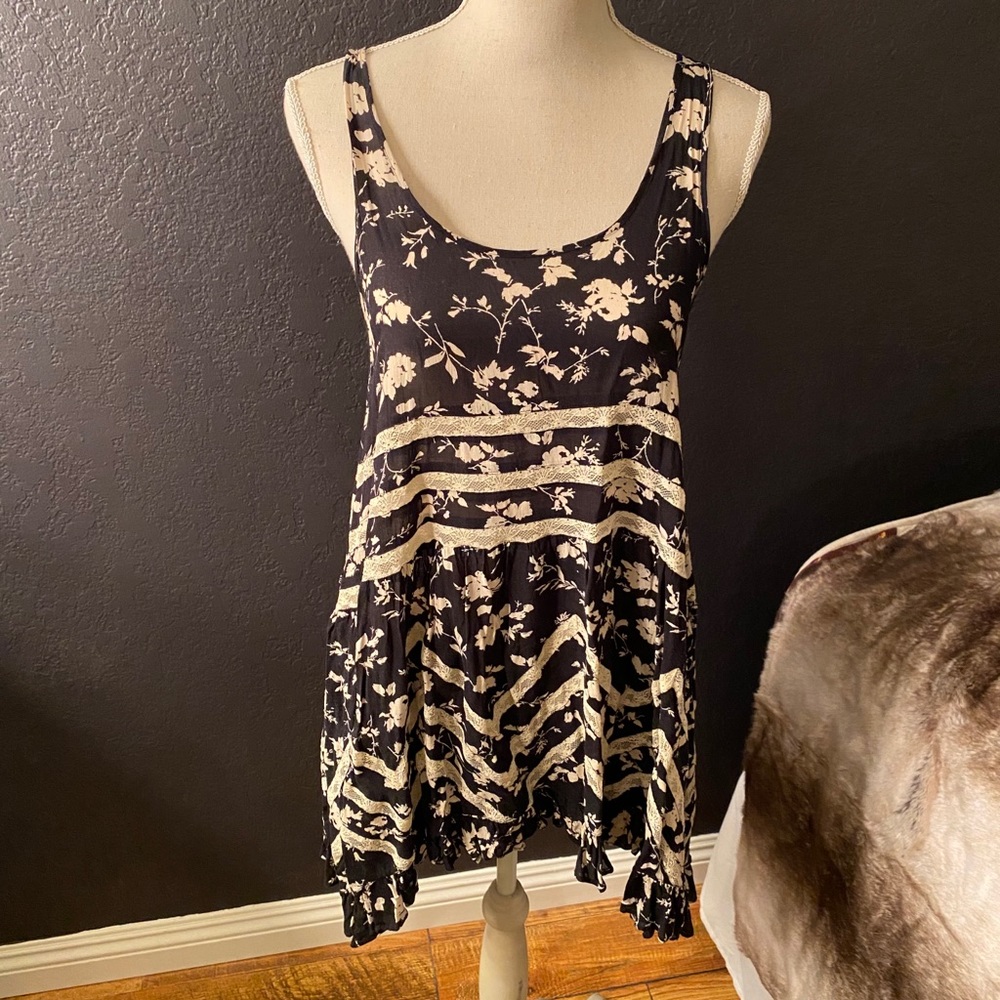 FREE PEOPLE VOILE TRAPEZE SLIP BLACK FLORAL
